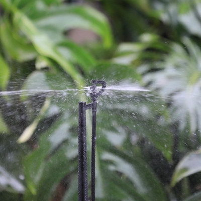 Ingénierie Plastique type G pneu triangulaire Agriculture et foresterie Irrigation Micro-arroseur rotatif
