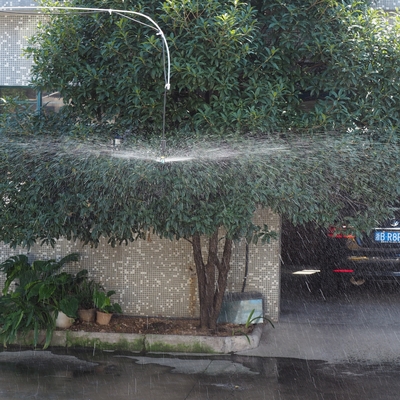 Système de pulvérisation suspendu à buse tournante pour l'irrigation agricole dans le jardin