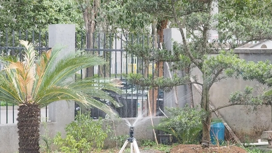 Sprinkler rotatif à 360 degrés rapidement connecté pour un arrosage durable des jardins et des fermes