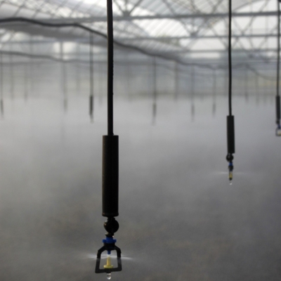 Sprinkler rotatif de foresterie à atomisation réfractive pour l'irrigation agricole